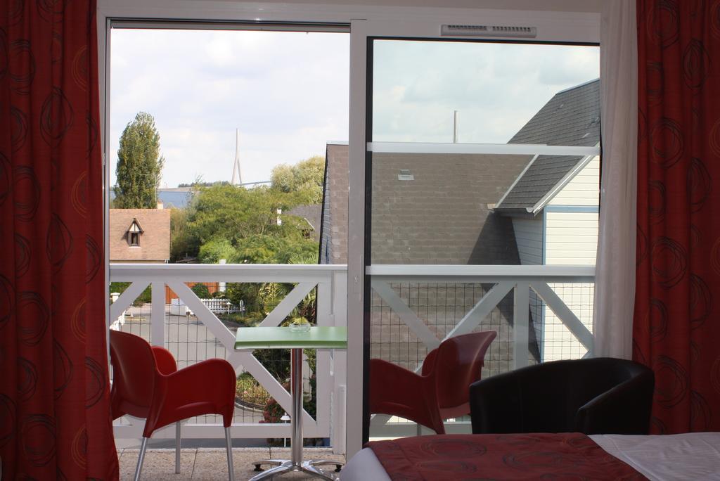 Contact Hotel - Motel Les Bleuets & Spa La Rivière-Saint-Sauveur Δωμάτιο φωτογραφία
